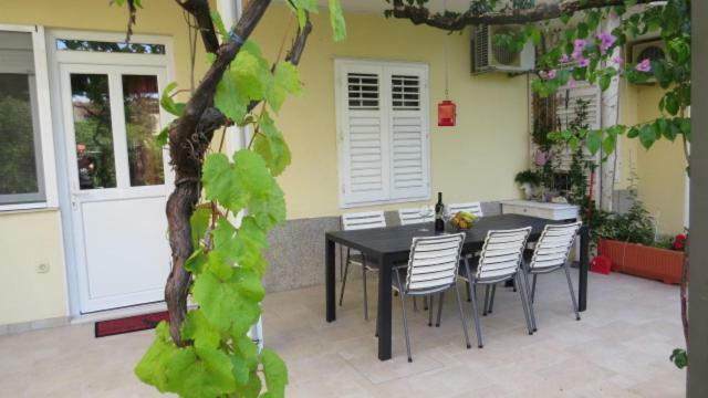 Ferienwohnung Apartman Dubravka Makarska Exterior foto